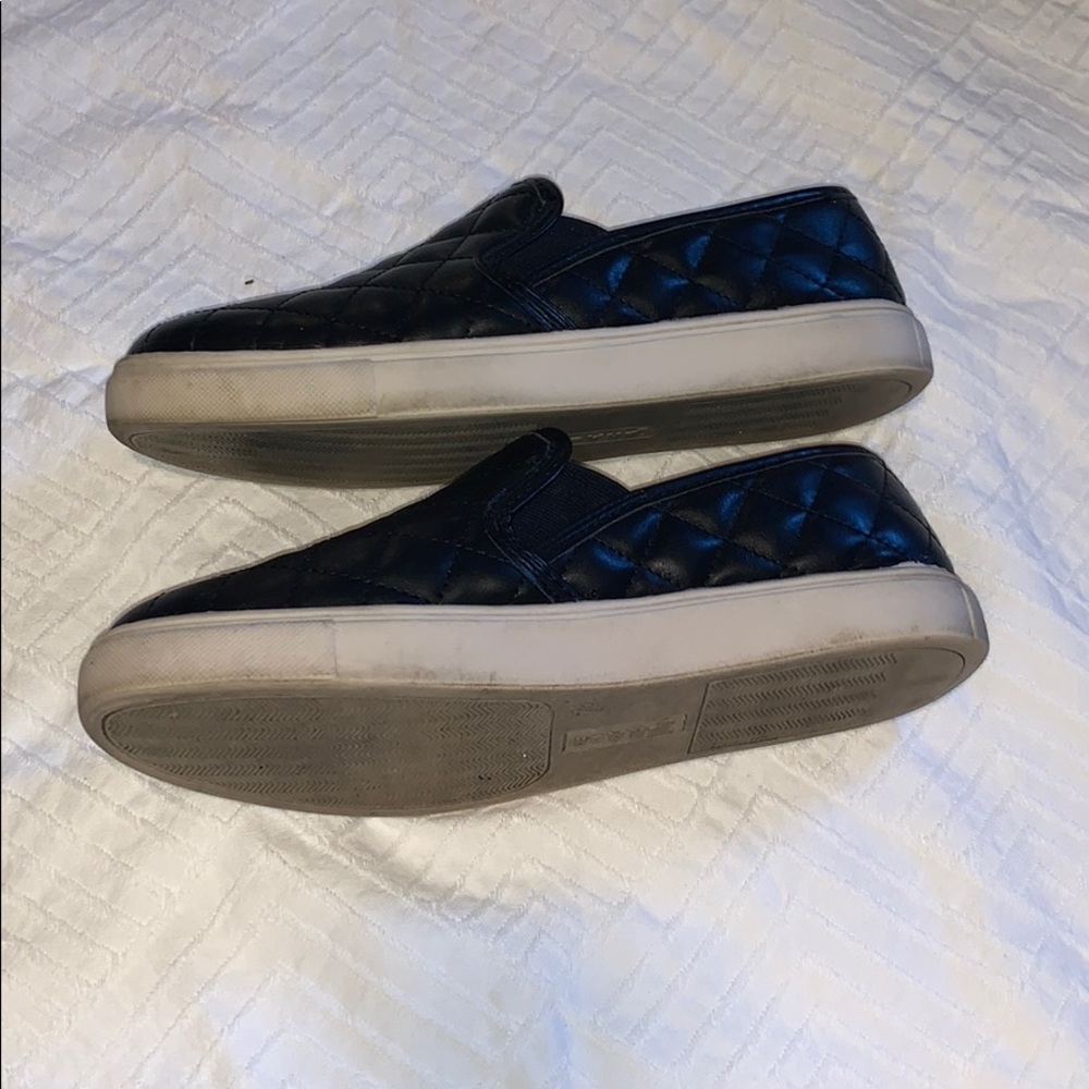 Slip ons - Picture 2 of 4